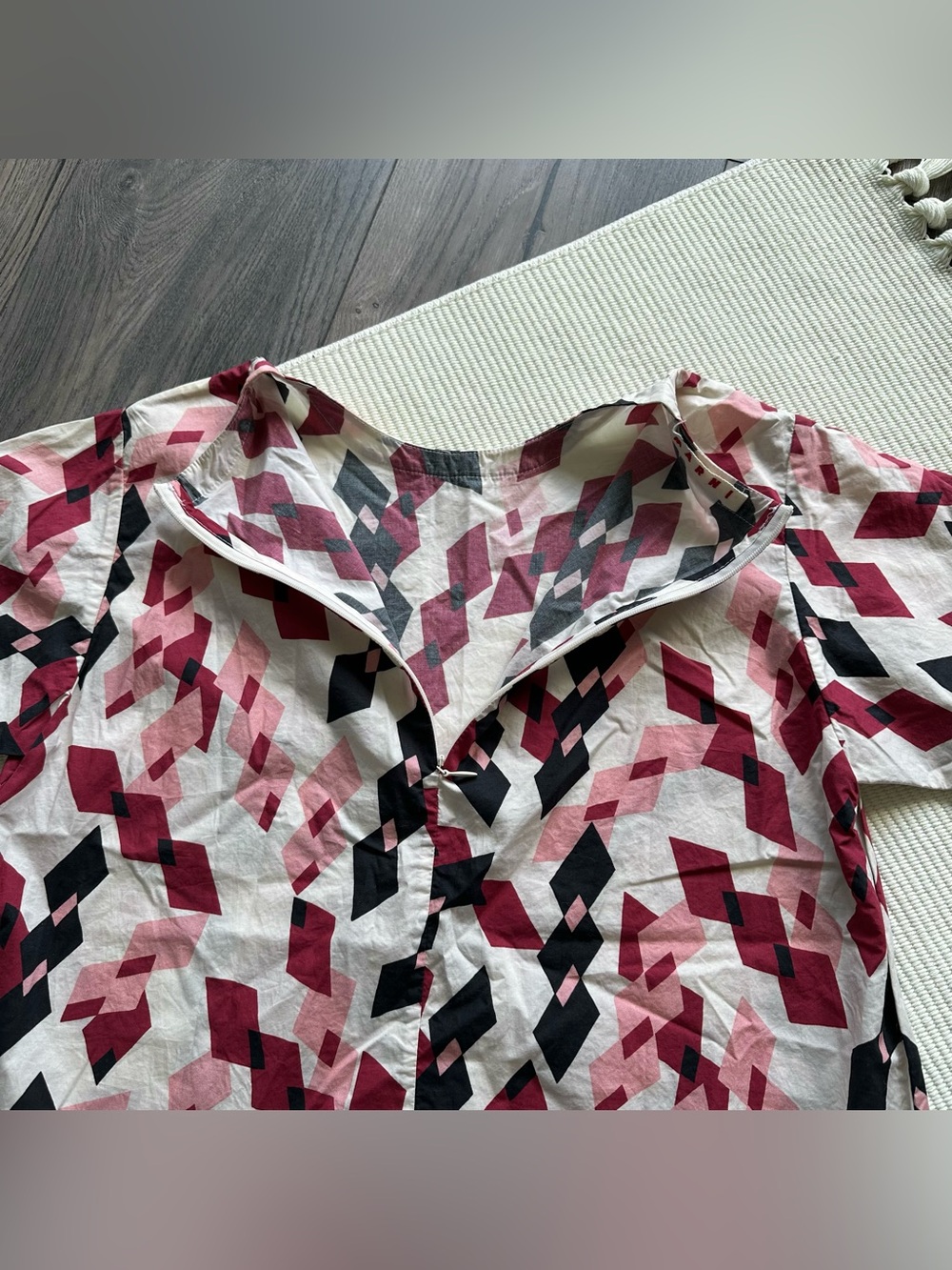 Marni Pink and Burgundy Geometric Diamond Zip-Back Blouse - Picture 5 of 8